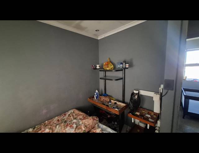 2 BEDROOM FREEHOLD FOR SALE IN WOODLANDS